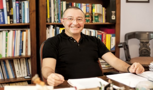 Prof. Dr. Emre Acaroğlu